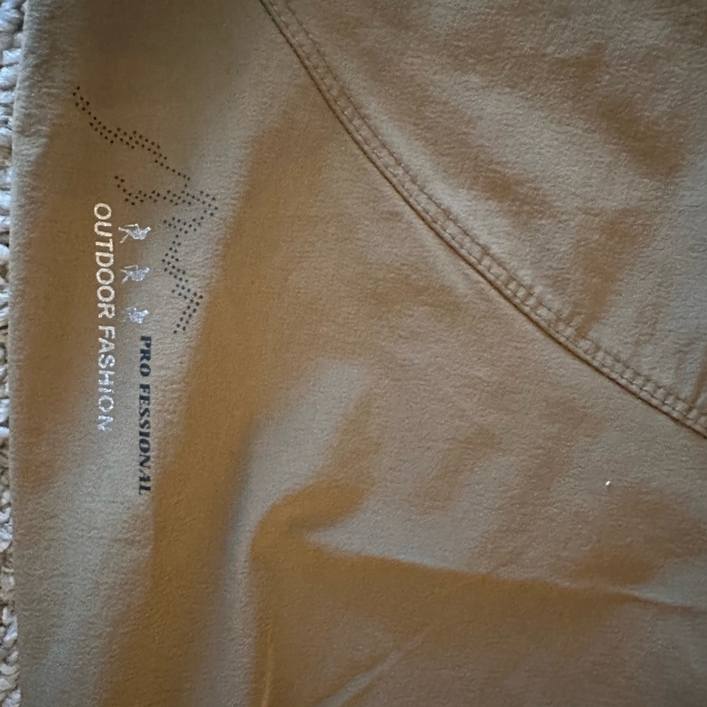 Women’s khaki hiking pants. Size xl.